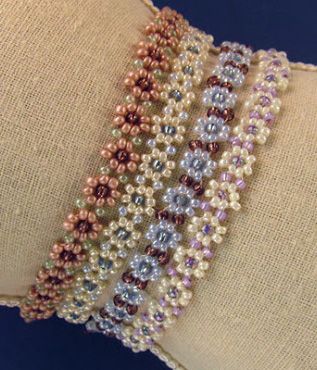 Free Pattern - Daisy Chain Bracelet or Necklace at Sova-Enterprises.com Jewellery Patterns, Daisy Chain Necklace, Seed Bead Tutorials, Beaded Daisy, Seed Bead Bracelet Patterns, Daisy Stitch, Wrap Armband, Beading Patterns Free, Beaded Bracelets Tutorial