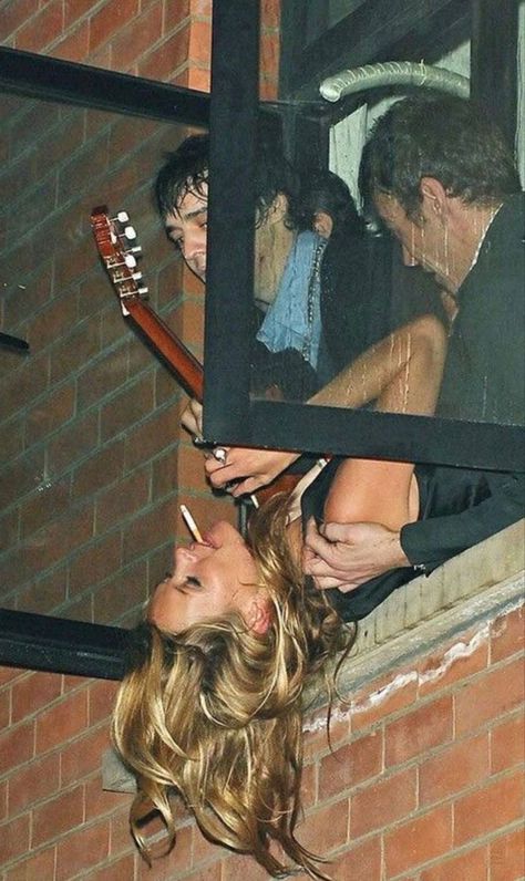 Supermodel Body, Kate Moss 90s, Photographie Indie, Pete Doherty, 90s Model, Brooklyn Baby, Model Aesthetic, I'm With The Band, Kirsten Dunst