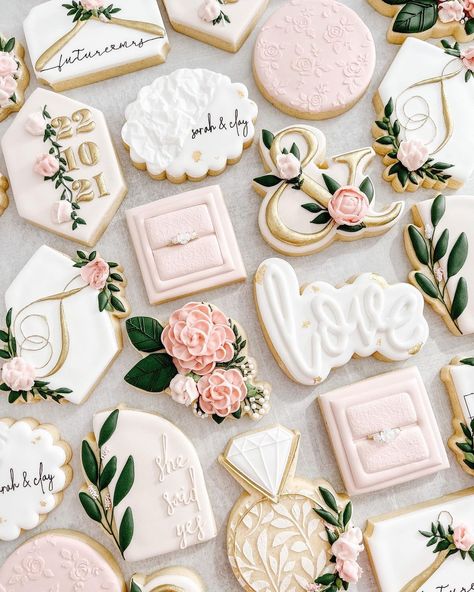 Bridal Shower Cookies Decorated Floral, Wedding Cookies Decorated, Tea Party Cookies, Wedding Shower Cookies, Garden Party Bridal Shower, Bridal Cookies, Bridal Shower Desserts, Blush Bridal Showers, Garden Bridal Showers