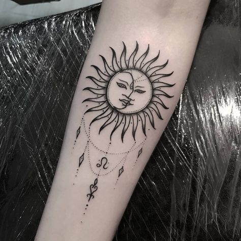 Celtic Sun And Moon, Sun And Moon Tattoo Design, Front Thigh Tattoos, Inner Finger Tattoo, Sister Tats, Moon Tattoo Design, Mandala Tattoos For Women, Celtic Sun, Small Mandala Tattoo