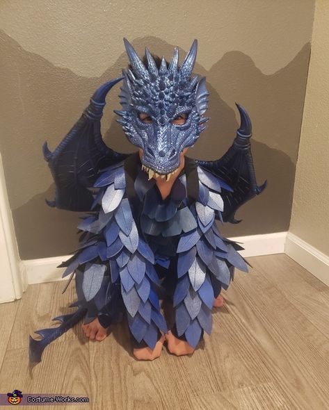 Diana: This is my son Roman James Ruffalo. He decided he wanted to be a blue dragon this year. I searched far and wide and couldnt find a costume to buy... Blue Dragon Costume, Boys Dragon Costume, Kids Dragon Costume, Diy Dragon Costume, Costume Ideas For Kids, Dragon Halloween Costume, Diy Dragon, Cardboard Costume, Savage Dragon