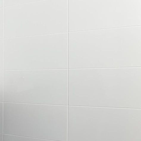 White Tile Bathroom Walls, Easy Tile, Easy Bathrooms, Blanco White, White Wall Tiles, White Bathroom Tiles, Rectangle Tiles, White Ceramic Tiles, Bathroom Wall Tile