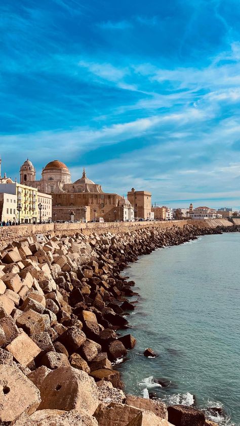 Así es Cádiz, una vida junto al mar 💙 | Instagram Visual Board, October 1, Cadiz, Swimmers, Vision Board, Spain, Collage, On Instagram, Pins