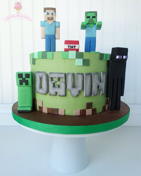 Minecraft cake with Steve, creeper, enderman, and zombie Enderman Birthday Cake, Minecraft Dort, Minecraft Cakes, Minecraft Zombie, Zombie Cake, Special Event Cakes, Plantas Vs Zombies, Minecraft Birthday Party, Minecraft Cake