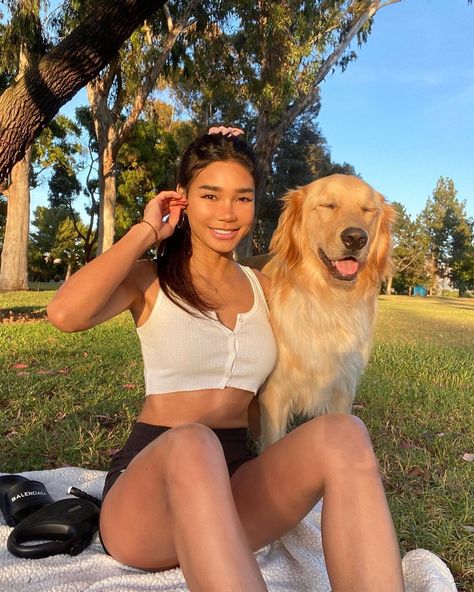 Joleen Diaz (irtr) | #fashion #outfit #beautiful #pretty Joleen Diaz, Rachel Diaz, Fashion Outfit, Happy Monday, Aesthetic Pictures, Golden Retriever, Style Me, Cute Outfits, On Instagram