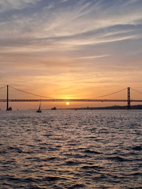 Lisbon Bridge, Lisbon Sunset, Ocean Aesthetic, Watch The Sunset, Aesthetic Sunset, Lisbon Portugal, 2024 Vision, The Sunset, Toledo