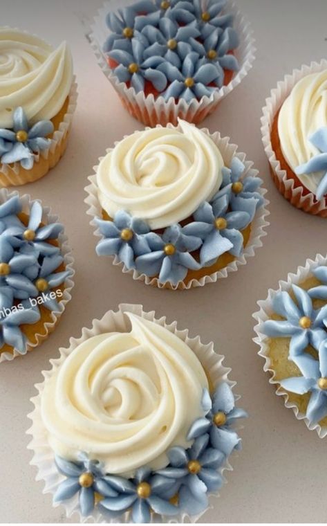 Piped Cupcakes Ideas, Mother’s Day Cupcakes, Wedding Cupcakes Ideas, Easy Cupcakes Decoration, Daisy Cupcakes, Cupcake Decorating Tips, Cupcakes Ideas, Cupcake Cake Designs, Floral Cupcakes