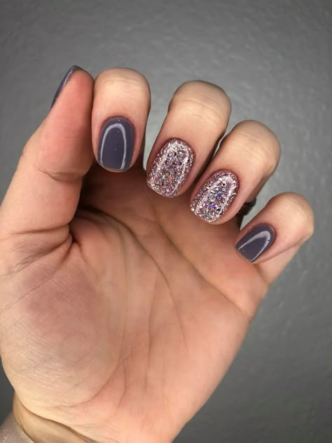 Simple Dip Nails Short, Dip Nails With Design, Revel Nail Dip Powder Colors, Early Winter Nails, Power Dip Nails Ideas, Fall Dip Powder Nails, Fall Dip Nails, Sns Nails Colors, Manicure Colors