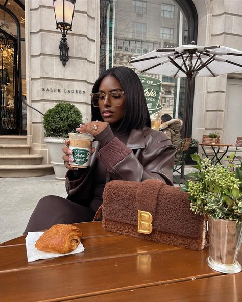 COFFEE DATES W/ @ralphscoffee ☕️ • OUTFIT | @normakamali x @revolve • BAG | @brandonblackwoodnyc • HEELS | @stevemadden x some links… | Instagram Coffee Outfits Aesthetic, Heels Aesthetic Outfit, Coffee Date Outfit Aesthetic, Girls Vision Board, Coffee Date Photoshoot, Personal Rebrand, Coffee Date Aesthetic, Rich Black Women, Cafe Pics