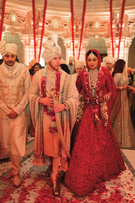 Red Sabyasachi Lehenga, Sabyasachi Bridal Red, Red Lengha, Priyanka Chopra Wedding, Chikankari Dupatta, Wedding Bollywood, Indian Wedding Clothes For Men, Best Indian Wedding Dresses, Sabyasachi Bridal