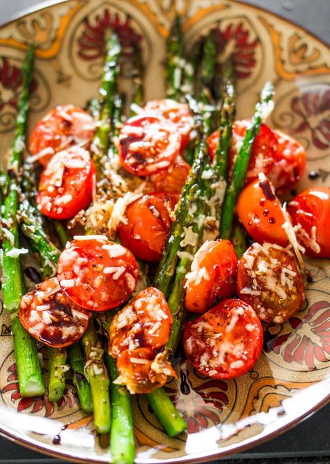 Balsamic Parmesan Roasted Asparagus and Tomatoes - roasting enhances the natural sweetness of the asparagus and tomatoes, add some grated Parmesan and a balsamic reduction for an amazing side dish. Parmesan Roasted Asparagus, Asparagus And Tomatoes, Asparagus Recipes Roasted, Parmesan Asparagus, Jo Cooks, Asparagus Recipes, Roasted Asparagus, Veggie Side Dishes, Asparagus Recipe