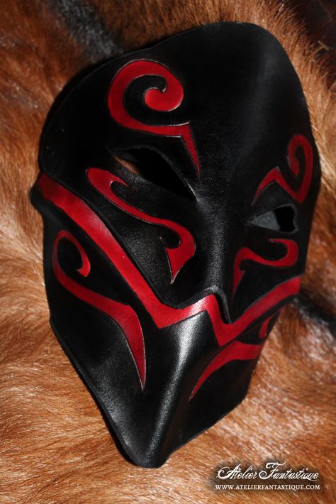 Black & red colours Available here. Fu Dog, Leather Mask, Skull Mask, Cool Masks, Masks Art, Fantasy Armor, Black Mask, Armor Concept, Medieval Fantasy