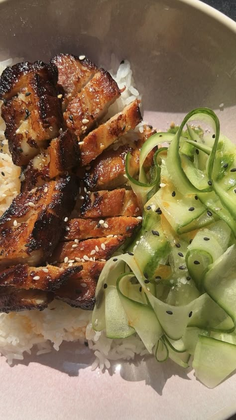 Gochujang Pork Belly, Gochujang Pork, Curry Udon, Pork Belly Slices, Fresh Eats, Pork Belly Recipes, Peanut Noodles, Bakery Ideas, Roasted Meat