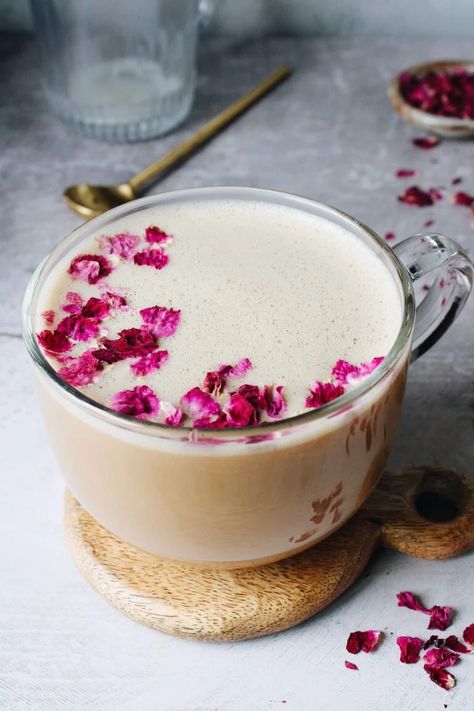 Mix up your homemade latte with a Rose Latte! It's easy, delicious and antioxidant rich! #roselatte Rose Simple Syrup, Homemade Latte, Fancy Coffee Drinks, Rose Latte, Rose Simple, Pasta Salad Ingredients, Rose Flavored, Creamy Coffee, Summer Pasta Salad