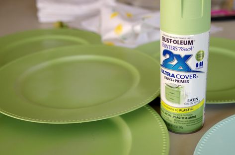 Make your tablescape pretty with chargers that match your dishes. I'll show you how to paint plastic dollar store chargers for a pretty tablescape. How To Paint Plastic, Charger Plates Diy, Charger Plates Decor, Charger Plate Crafts, Paint Trees, Spray Paint Plastic, Diy Chargers, Paint Plastic, Rustic Easter