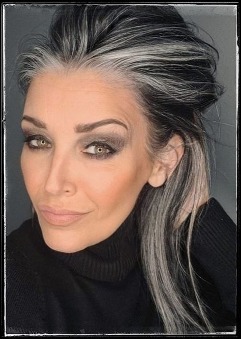 Grey Hair Transformation, Gorgeous Gray Hair, Grey Hair Inspiration, Beautiful Gray Hair, Going Grey, Gray Hair Growing Out, Gray Hair Cuts, Natural Gray Hair, Transition To Gray Hair