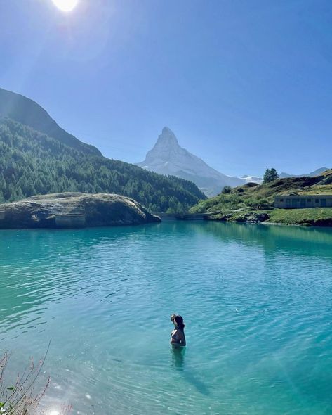 Matterhorn zermatt Switzerland | @aubriannarose_ on instagram Swiss Alps Aesthetic Summer, Living In Switzerland, Riffelsee Zermatt, Zermatt Switzerland Summer, Morcote Switzerland, Zermatt Summer, Alps Aesthetic, Switzerland Skiing, Northern Attitude