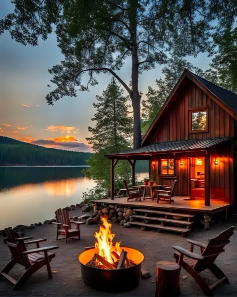 Cozy Vacation Homes, Cabin Next To Lake, Lake Side Cabin, Lakeside Cabin Aesthetic, Fall Cabin Aesthetic, Cottage Canada, Cabin On Lake, Cabin Pictures, Fall Cabin