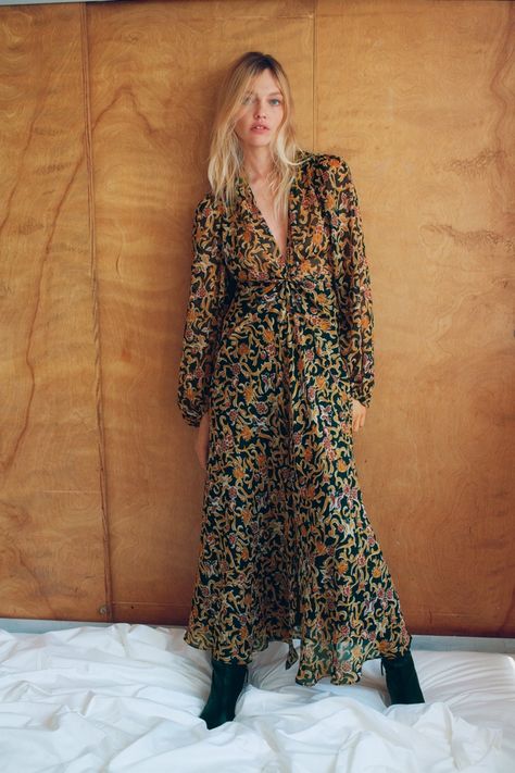 Frumpy To Fabulous, Nz Summer, Zara Campaign, Winter Wedding Guest Outfit, Lace Designs On Suits, Zara 2020, Swimwear Outfits, Boho Winter Outfits, Autumn Styles