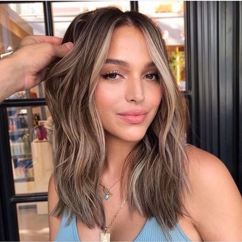 Cute Hair Color Ideas, Cute Hair Color, Money Piece, Brown Hair With Blonde Highlights, Brunette Balayage Hair, Brown Hair Balayage, Brown Blonde Hair, Cute Hair, Hair Color Balayage