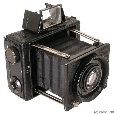 Ernemann: Klapp-Camera (1920) camera 1920s Camera, Fotocamere Vintage, Folding Camera, Analog Camera, Camera Watch, Antique Cameras, Photo Gear, Fatal Frame, Classic Camera