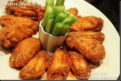 Hooters Wings Recipe, Hooters Wings, Wing Sauce Recipes, Crispy Chicken Wings, Breakfast Delicious, Copycat Restaurant Recipes, Hot Wings, Cat Recipes, Diet Nutrition