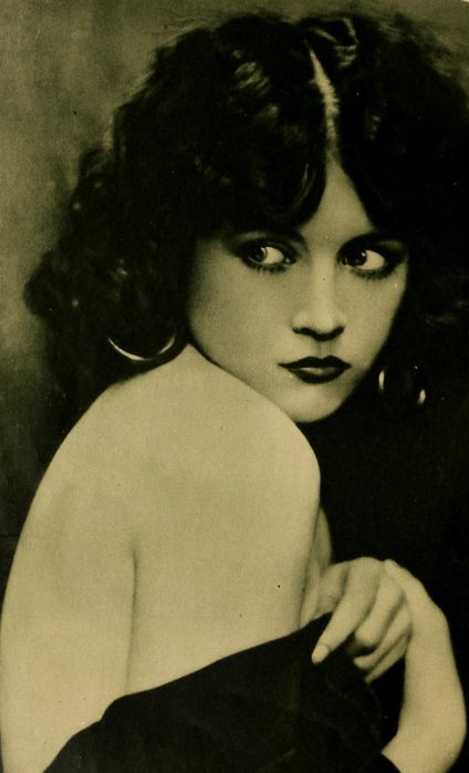 Marie Prevost (1898-1937) Marie Prevost, Old Hollywood Actresses, 얼굴 드로잉, Old Portraits, Louise Brooks, Silent Film Stars, Vintage Clown, Old Hollywood Glam, Film Stars