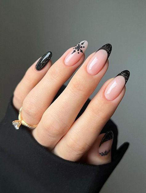 Chic Nail Designs, New Years Nail Designs, Nail Colors Winter, Sweater Nails, Sparkle Nails, Winter Nail Designs, Festival Nails, New Year's Nails, Xmas Nails