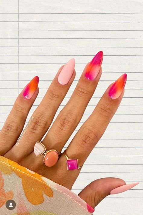 Ombre pink and orange summer almond shape gel nails Sunset Nails, August Nails, Manicure Y Pedicure, Fire Nails, Chic Nails, Nail Polishes, Trendy Nails, Almond Nails, Nail Art Design