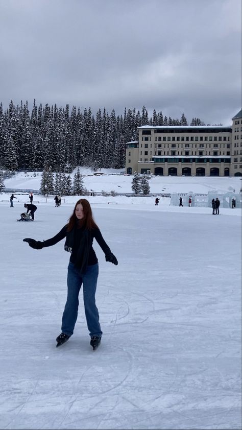 Canadian Girl Aesthetic, Canada Aesthetic Winter, Banff Aesthetic, Cute Winter Outfits Aesthetic, Aesthetic Canada, Ice Skating Aesthetic, Canada Aesthetic, Ice Skating Outfit, Skating Aesthetic