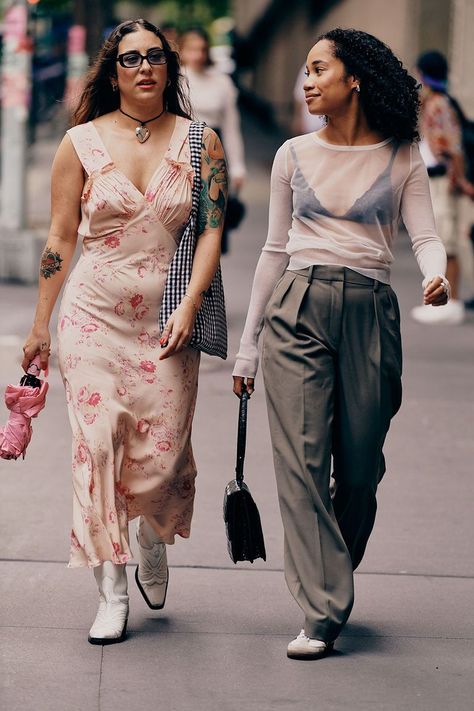 New York Fashion Week Street Style, Jupe Short, The Best Street Style, Spring Street Style, Best Street Style, Outfits Verano, Cool Street Fashion, Spring 2023, Fashion Week Street Style