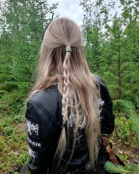 Boy Long Hair, Metalhead Guy, Boys With Long Hair, Metal Guys, Black Metal Girl, Metal Heads, Men With Long Hair, Long Haired Men, Boys Long Hairstyles