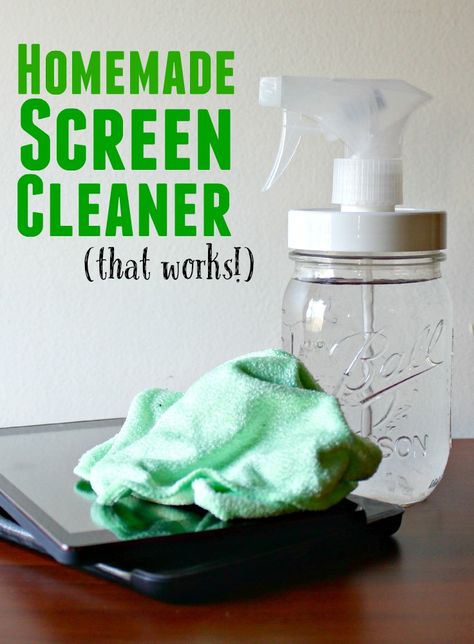 Cheap Homemade Screen Cleaner that Really Works! Great DIY Cleaning recipe hack for all your tech devices and electronics. Healthy green cleaning that works! #FallFun31 Cleaning Computer Screen, Screen Cleaner Spray, Screen Cleaner Diy, Homemade Sanitizer, Cleaning Electronics, Tv Cleaner, Clean Computer Screen, Tv Screen Cleaner, Computer Screen Cleaner