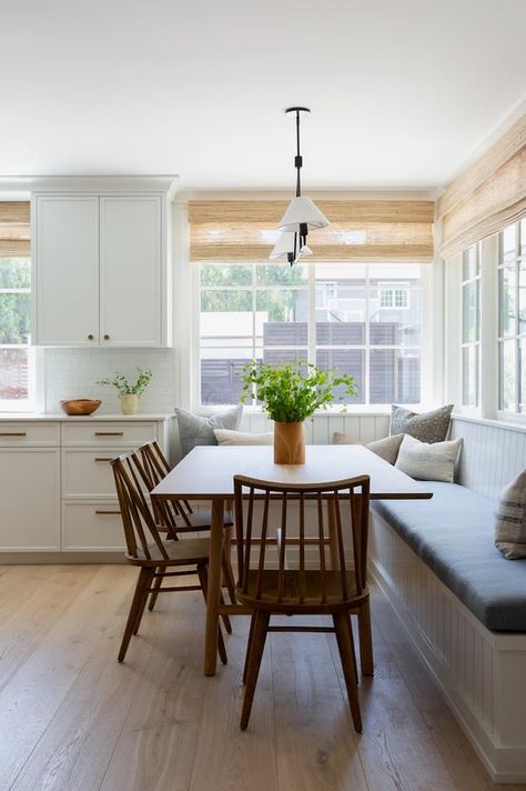 lindsey-brooke-design_interior-design_california | Projects (Title) Couch In Front Of Island, California Coastal Interior Design, Dinning Nook, California Design Interior, Built In Breakfast Nook, Seating In Kitchen, Built In Bench Seating, Bench Seat Dining, Banquette Seating In Kitchen