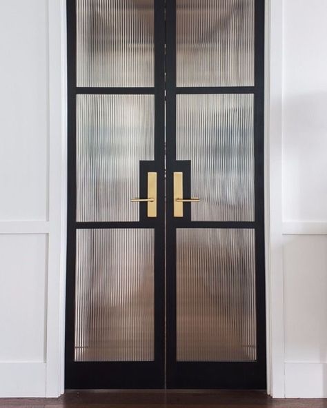 STUDIO BLACK INTERIORS on Instagram: “Black steel, fluted glass and brass fixtures 🙌. I love a good feature door. I’m one of those people who is forever pushing a pull door 😂⁣ ⁣…” Glass Block Shower Window, Bathroom Design Plans, Glass Pantry Door, Window In Shower, Black Front Doors, Reeded Glass, Black Door Handles, Glass Shower Enclosures, Glass Barn Doors