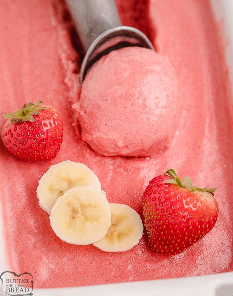 BANANA STRAWBERRY SORBET RECIPE - Butter with a Side of Bread How To Make Sherbet, How To Make Sorbet, Strawberry Sorbet Recipe, Homemade Sorbet, Dash Recipe, Sorbet Recipe, Strawberry Oatmeal, Strawberry Sorbet, Healthy Strawberry