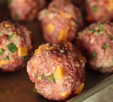 Jalapeno Popper Meatballs, Hamburger Jalapeno Recipes, Jalapeño Cheddar Meatballs, Jalapeño Meatballs, Jalapeno Meatballs, Dieting Meals, Cheddar Meatballs, Beef Wraps, Meatball Dinner