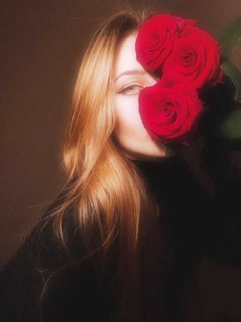 Best Poses, Do You Feel, Other People, Make You Feel, Selfies, Feel Like, Red Roses, Retro Fashion, Roses