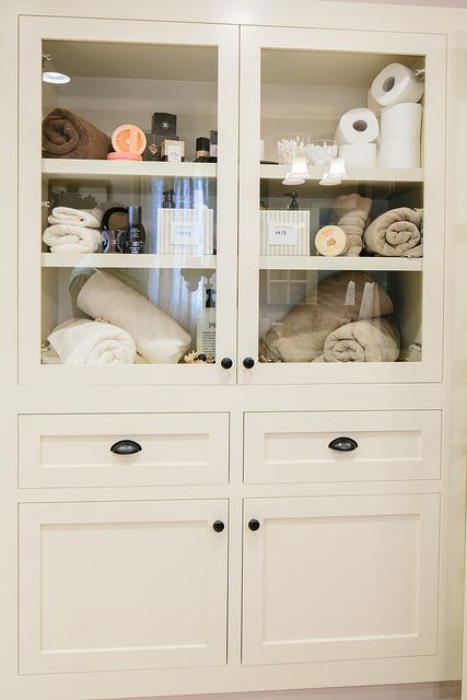 For our New Linen Closet in the Master Bathroom. Custom Built-In Cabinet for Linens. Flickr - Photo Sharing! Built In Cabinet, Casa Country, Bathroom Closet, Transitional Bathroom, Master Bath Remodel, Linen Cabinet, Room Closet, Bathroom Redo, Bath Room