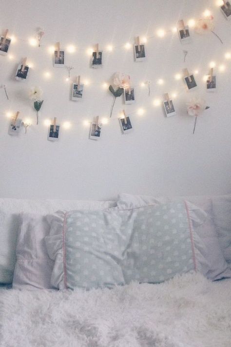 We love cute room decor ideas like this one! Polaroid Room, Fairy Lights On Wall, Diy Photo Wall, Photo Wall Hanging, Polaroid Wall, Fairy Lights Bedroom, Smart Tiles, Urban Interiors, Decoration Photo