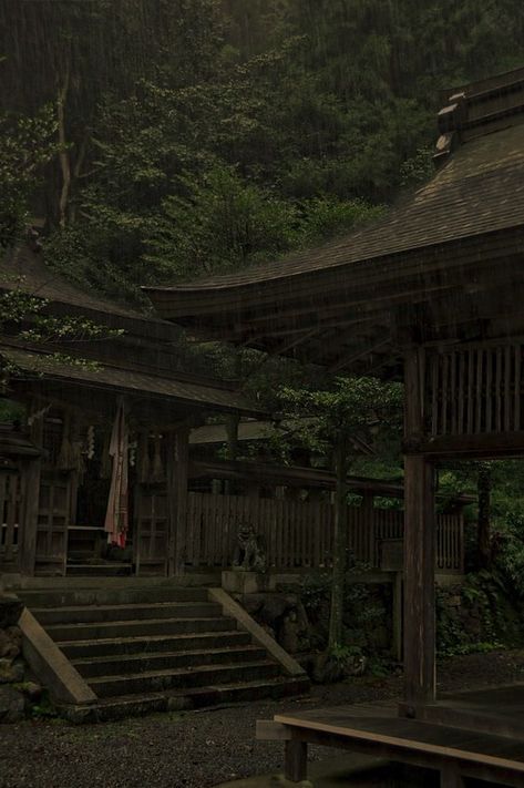 Japanese House In Forest, Rural China Aesthetic, Rural Japanese House, Japanese Cabin, Japan Rain, Rain House, Home In Forest, Lost In Japan, Rural Japan