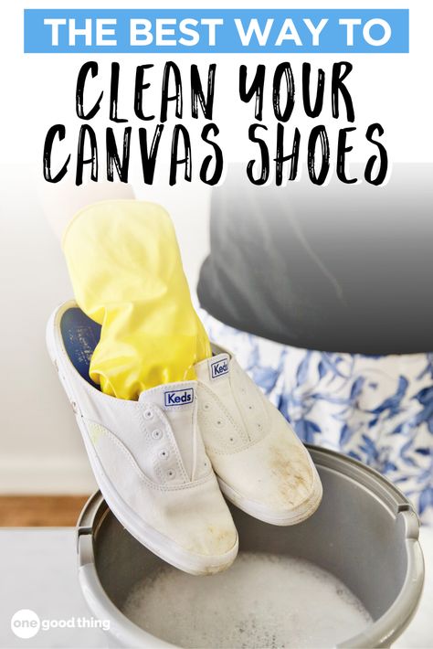 Cleaning White Canvas Shoes, Clean Canvas Shoes, Cleaning Sneakers, Cleaning Shoes, White Keds, White Canvas Shoes, Housekeeping Tips, Clean Bathroom, Cleaner Recipes