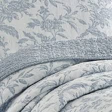 BEAUTIFUL MODERN CHIC Light Blue Grey White Spa Leaf Soft Quilt Set & Pillows - $168.32 | PicClick Blue And White Comforter, French Country Lighting, Blue And White Bedding, Blue Gray Bedroom, Shabby Chic Quilts, Soft Quilt, Cottage Lighting, King Quilt Sets, Floral Toile