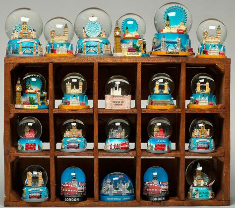 b Globe Collection Display, Snow Globe Display, Snow Globe Collection, Collection Display Shelves, Globe Display, Globe Collection, Diy Snow, Diy Snow Globe, Water Globes