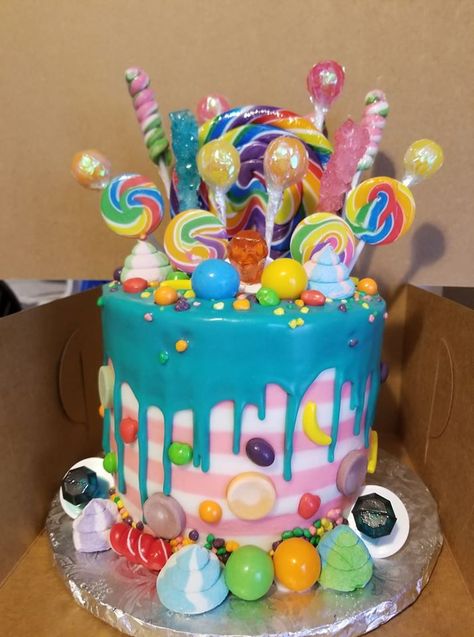 Lolipop Cakes Ideas, Eclectic Cake, Rainbow Sweets, Half Birthday Cakes, Candyland Cake, Candy Birthday Cakes, Purple Cake, Simple Cake Designs, Candy Cakes