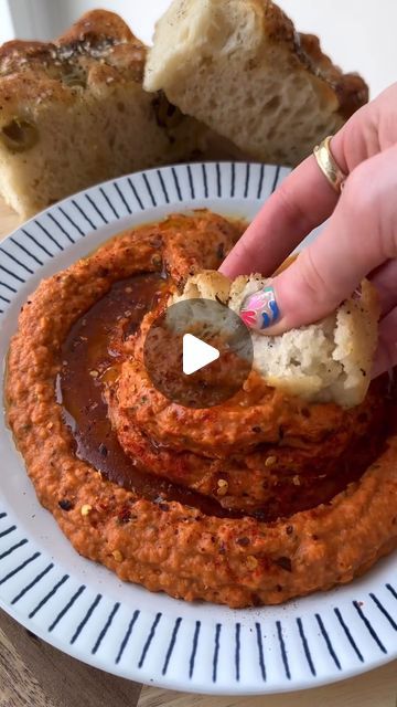 Food for your thoughts on Instagram: "SPICY SUN-DRIED TOMATO DIP ❤️‍🔥 🎥: @thefitlondoner  I gave you my focaccia recipe, and now I’m giving you the ultimate dip to go with it! Smoky, spicy, creamy & SO full of flavour. It ended up being the star of the show at a dinner party I hosted a few weeks ago, so I know you’ll love it too 🫶  ▫️2 x 400g tins cannelini (white) beans ▫️120g sun-dried tomatoes ▫️1 lemon, juiced ▫️1 tbsp tomato purée ▫️1 garlic clove ▫️1 tsp hot chilli powder ▫️2 tsps smoked paprika ▫️100ml oil from the sun-dried tomatoes ▫️Handful of fresh basil ▫️Flaky salt to taste (be generous) ▫️2-3 ice cubes  Simply add all the ingredients to a food processor (or blender to achieve a smoother consistency) and blend until smooth! Serve with good quality olive oil (I use DOP Umbri Focaccia Dip, Tomato Dipping Sauce, Sundried Tomato Dip, Lentil Dip, Bean Dip Recipes, Pesto Dip, Focaccia Recipe, Tomato Dip, Flaky Salt