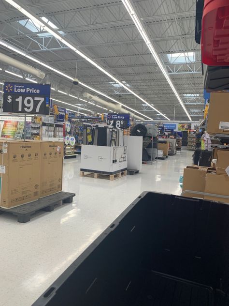 Walmart Job Aesthetic, Walmart At Night, Working At Walmart Aesthetic, Walmart Pics, Walmart Aesthetic, Ella Core, Walmart Usa, Usa Life, Walmart Pictures