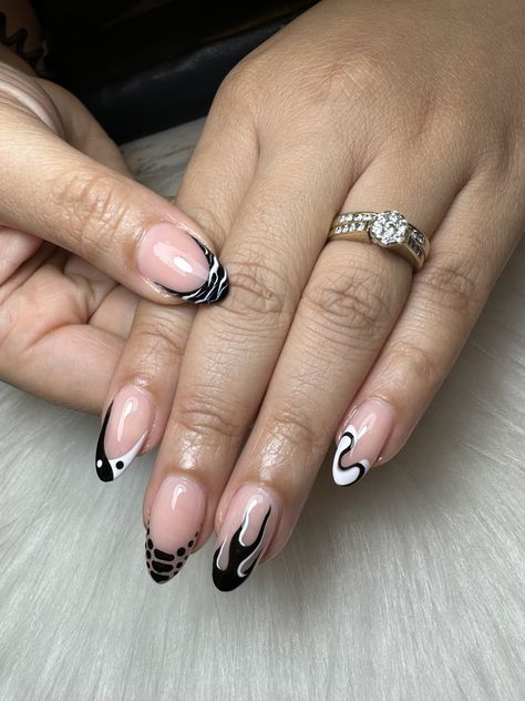 Black and white nails #almondshape, #black&white Black And White Oval Nail Designs, Black And White Almond Nails, White Oval Nails, White Almond Nails, Oval Nails Designs, Black And White Nails, Crazy Nails, Dope Nail Designs, Acrylic Nails Coffin Pink