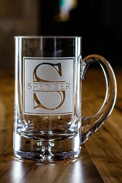 Beer Mug Etching Ideas, Etched Glass Coffee Mugs, Engraved Beer Glasses, Beer Glass Etching Ideas, Etched Glass Ideas For Men, Etched Glass Cup Ideas, Etched Beer Glasses, Engraving On Glass Ideas, Etched Glass Cups