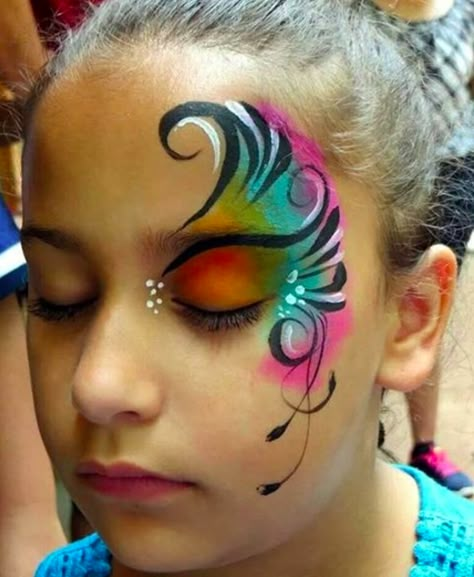 And when you decided to try the latest Pinterest makeup trend and then went out into the light of day. | 15 Moments Every Makeup Lover Has Definitely Experienced Face Paint Butterfly, Lion Face Paint, Paint Butterfly, Rainbow Face Paint, Mime Face Paint, Halloween Makeup For Kids, Bodysuit Tattoos, Adult Face Painting, Butterfly Face Paint